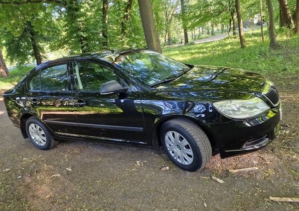 Skoda Octavia cena 12999 przebieg: 385000, rok produkcji 2010 z Sosnowiec małe 277